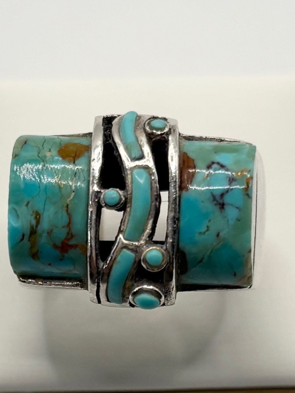 Size 8 Turquoise ring set in Sterling Silver comfortable - Picture 5 of 7